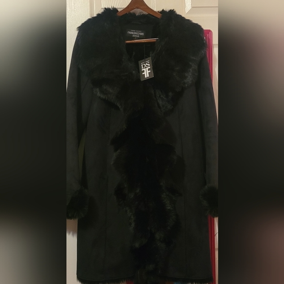 New with tags! FREE SHIPPING!Womens black fox cascade full length faux fur coat - Picture 3 of 9